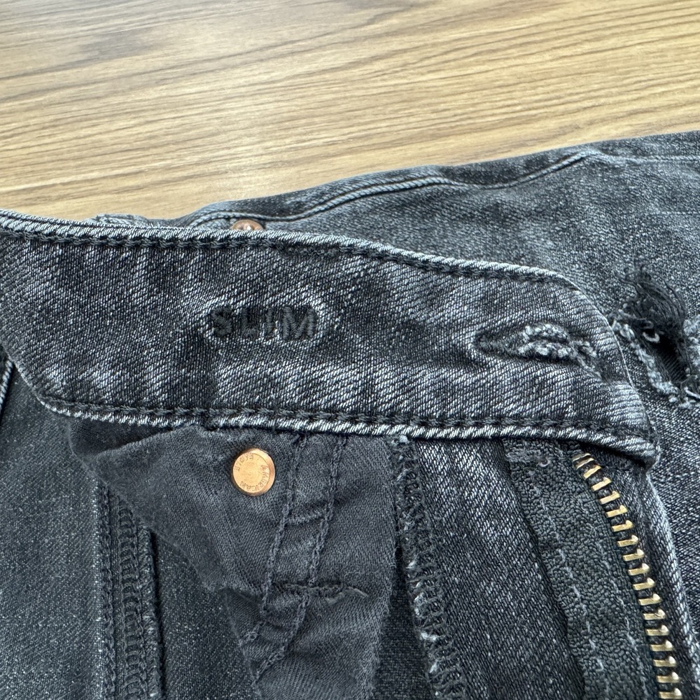 American Eagle Jeans Mens 30x30 Black Slim Low Rise Distressed Ripped Dark Denim - Picture 10 of 16